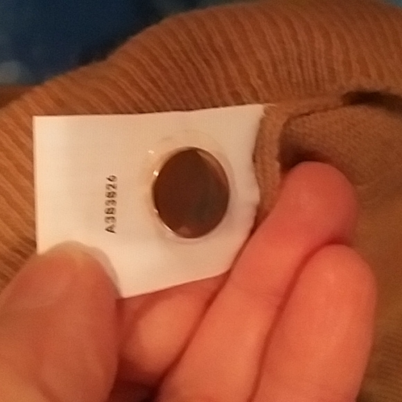 Soft by Naadam Cashmere sweater - Picture 5 of 7